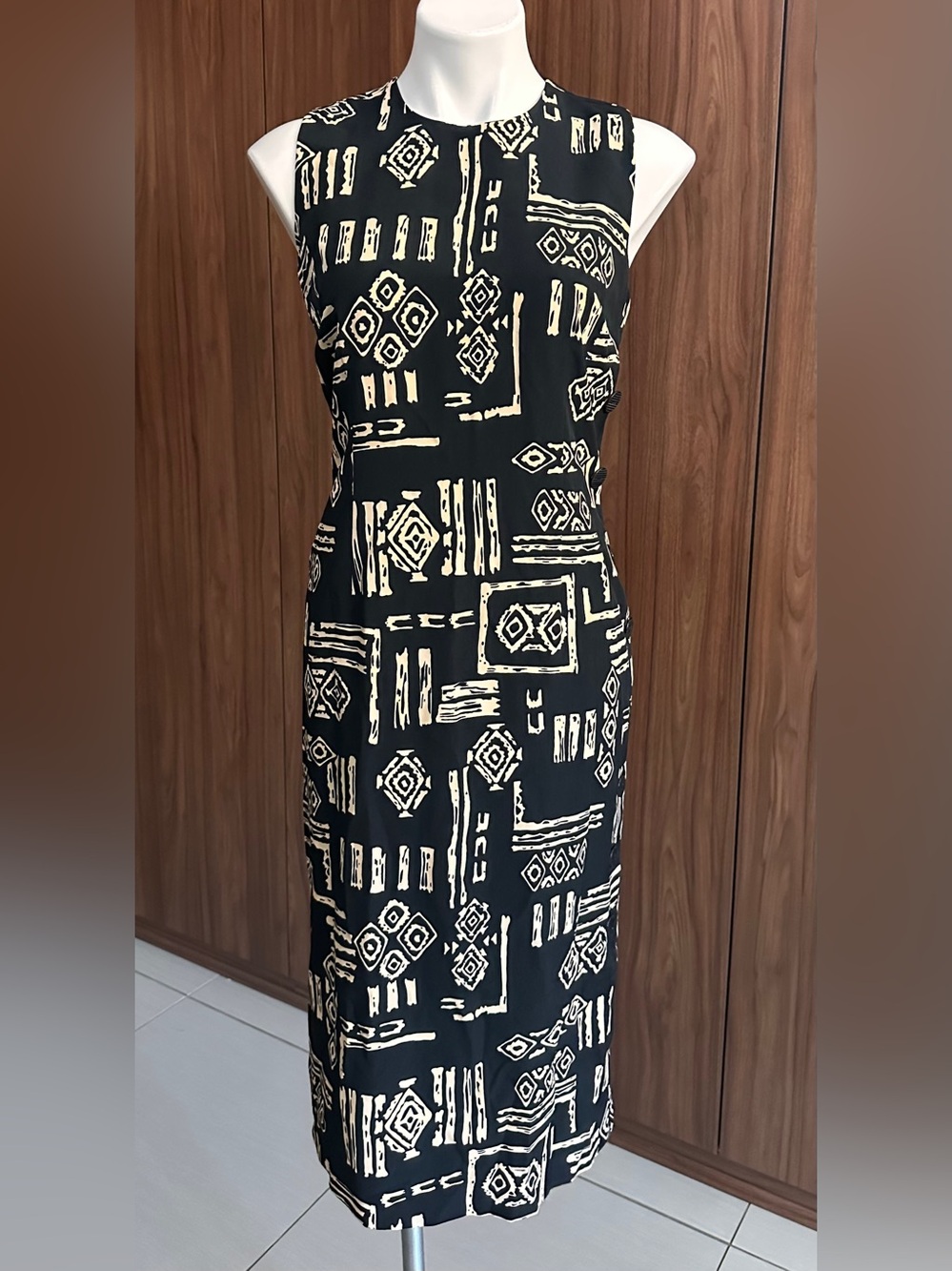 Sleeveless Black & Cream Midi Dress with Geometric Print Size 8